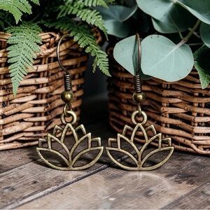 5 For $25💫Bronzed Filigree Lotus Flower Earrings